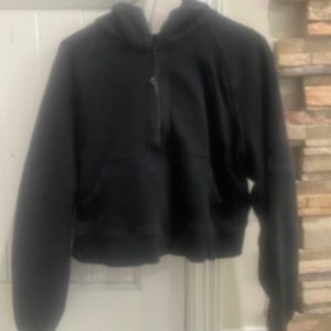 Lululemon Black crop pullover
